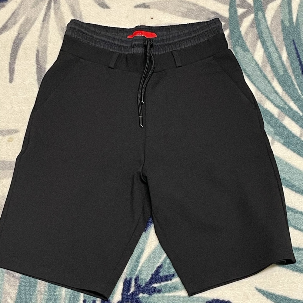 Men’s Zara shorts size small